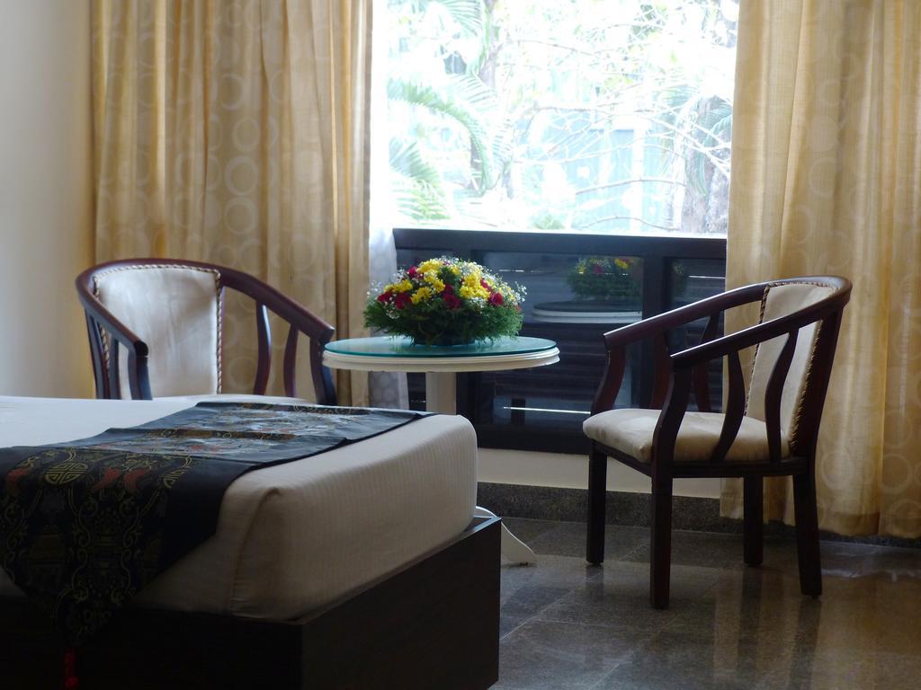 Hotel Highway Garden Коччи Экстерьер фото