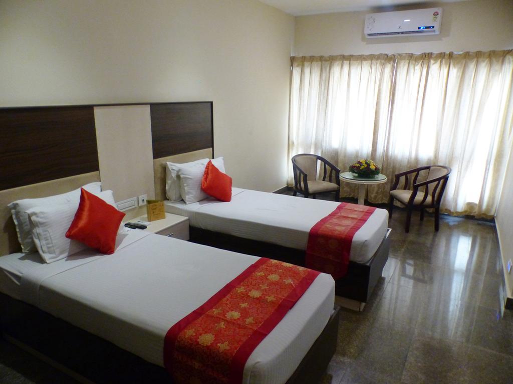 Hotel Highway Garden Коччи Экстерьер фото